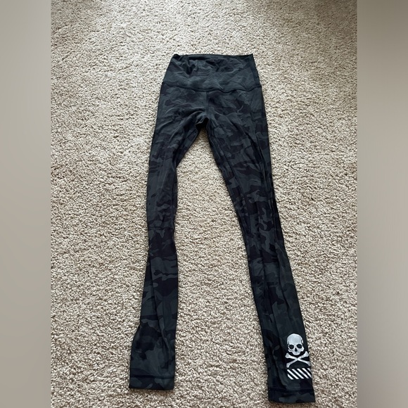 Camo Leggings Lululemon - Picture 1 of 7